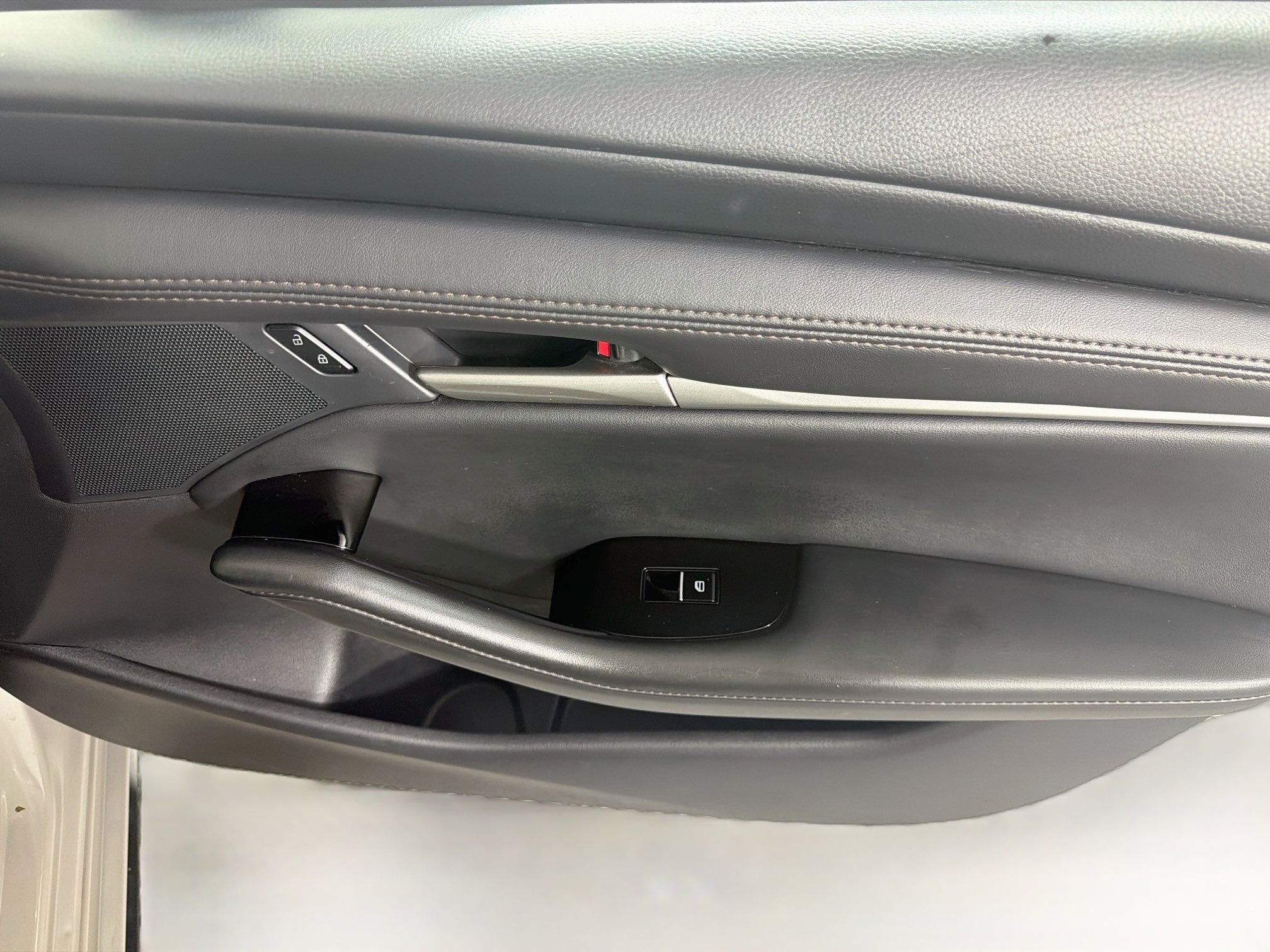 Used 2025 MAZDA MAZDA3 s FWD image 29