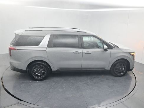 Certified 2025 Kia Carnival EX image 50