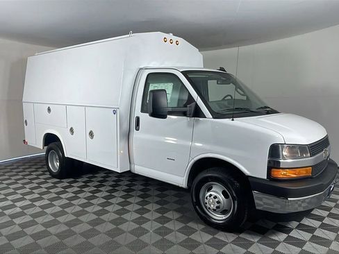 New 2025 Chevrolet Express 3500 w/ Power Convenience Package image 3