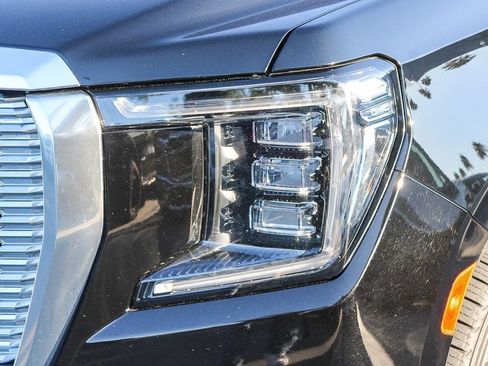 Used 2024 GMC Yukon XL Denali AWD/4WD image 5