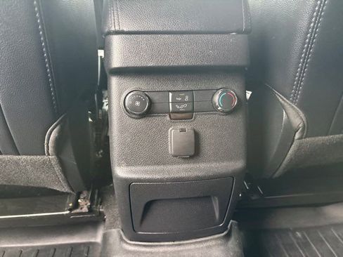 Used 2019 Ford Explorer XLT w/ Equipment Group 202A image 32