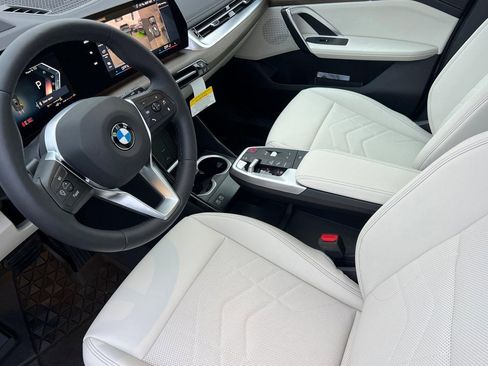 Used 2026 BMW X1 xDrive28i w/ Technology Package AWD/4WD image 4