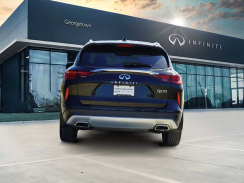 Certified 2024 INFINITI QX50 Luxe w/ Accent Package image 6