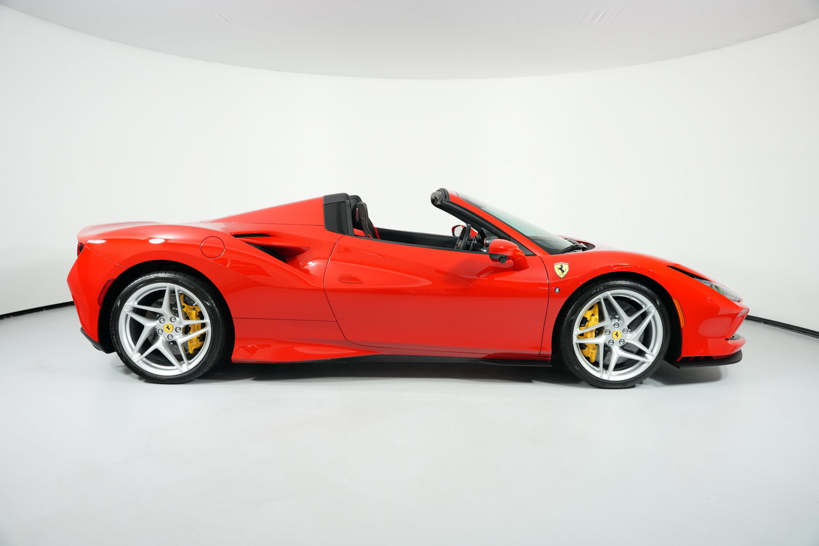 Certified 2022 Ferrari F8 Spider RWD image 26
