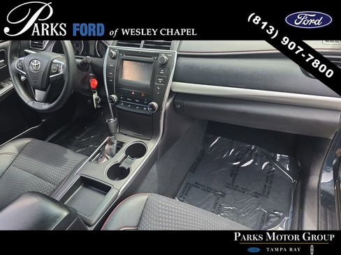 Used 2015 Toyota Camry SE FWD image 9