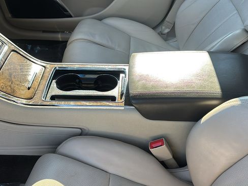 Used 2017 Lincoln Continental Reserve w/ Climate Package image 23