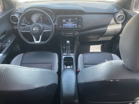 Certified 2024 Nissan Kicks SR w/ SR Premium Package FWD image 9