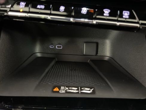 New 2026 Chevrolet Traverse RS image 23