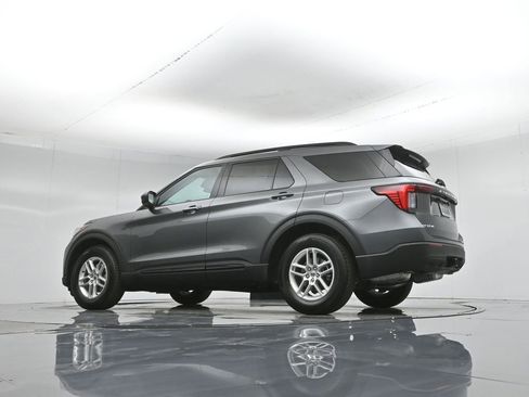 New 2026 Ford Explorer Active image 50