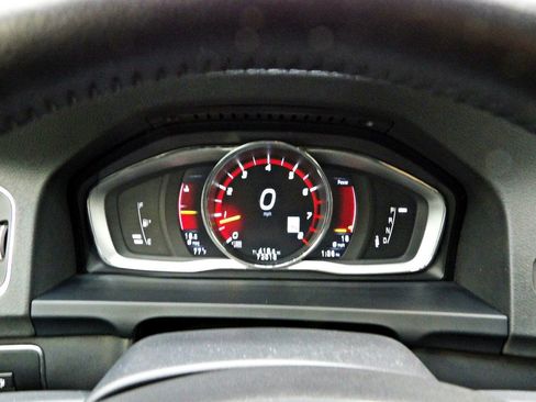 Used 2016 Volvo S60 T5 Cross Country Platinum AWD/4WD image 15