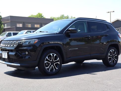 Used 2022 Jeep Compass Limited image 11