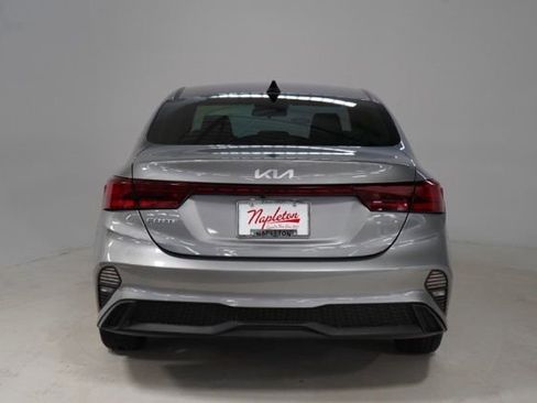 Used 2022 Kia Forte LXS w/ LXS Technology Package image 6