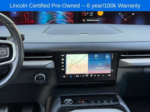 Used 2025 Lincoln Navigator Reserve AWD/4WD image 11