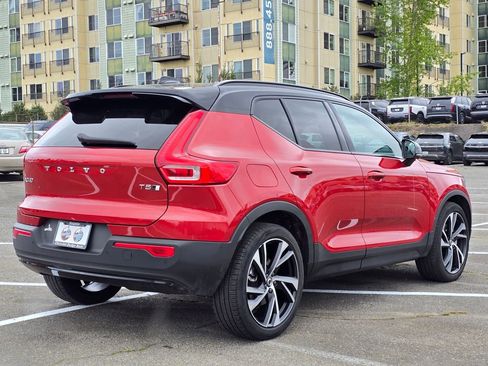 Used 2022 Volvo XC40 T5 R-Design w/ Advanced Package AWD/4WD image 7