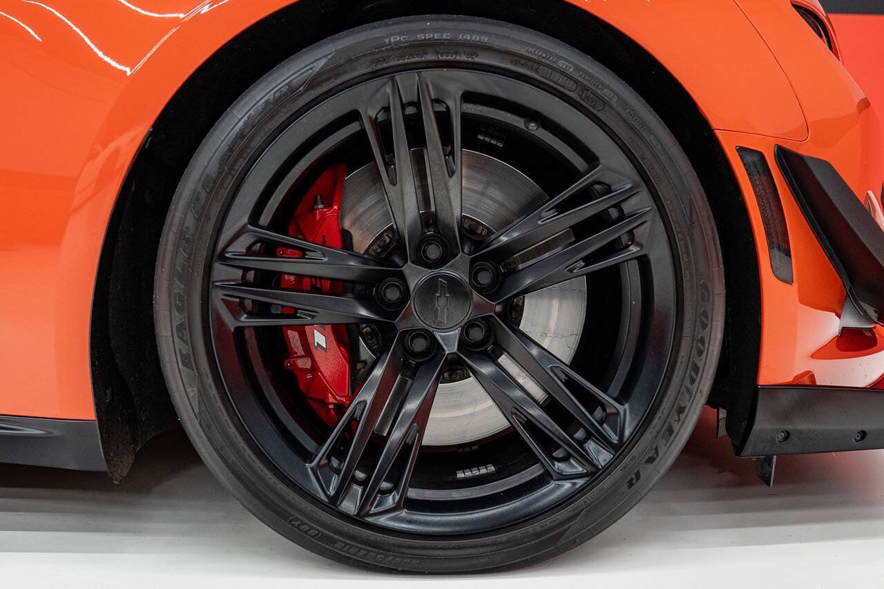 Used 2019 Chevrolet Camaro ZL1 RWD image 54