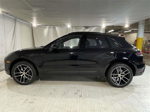 Certified 2025 Porsche Macan image 60