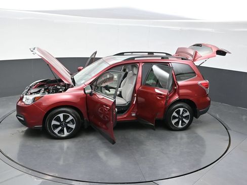 Used 2017 Subaru Forester 2.5i Premium w/ All-Weather Package AWD/4WD image 35