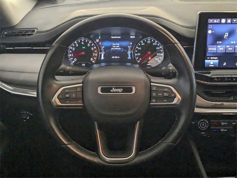 Used 2022 Jeep Compass Limited image 8