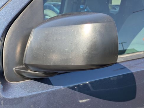 Used 2015 Nissan Frontier SV image 29