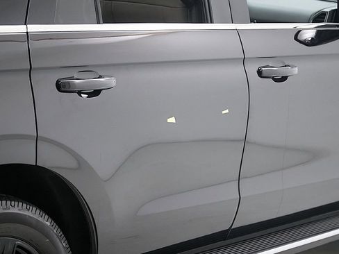 Used 2019 Ford Expedition XLT w/ Equipment Group 202A image 10