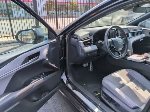 Used 2025 Toyota Camry SE w/ Convenience Package AWD/4WD image 11
