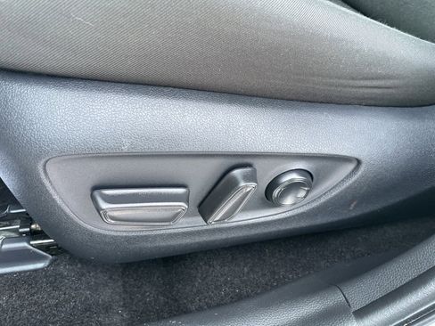 Used 2025 Toyota RAV4 XLE image 4