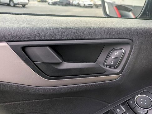 Used 2022 Ford Escape SE image 14