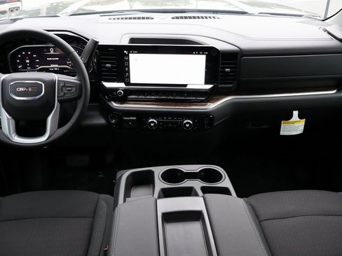 New 2025 GMC Sierra 2500 SLE w/ SLE Value Package; image 10