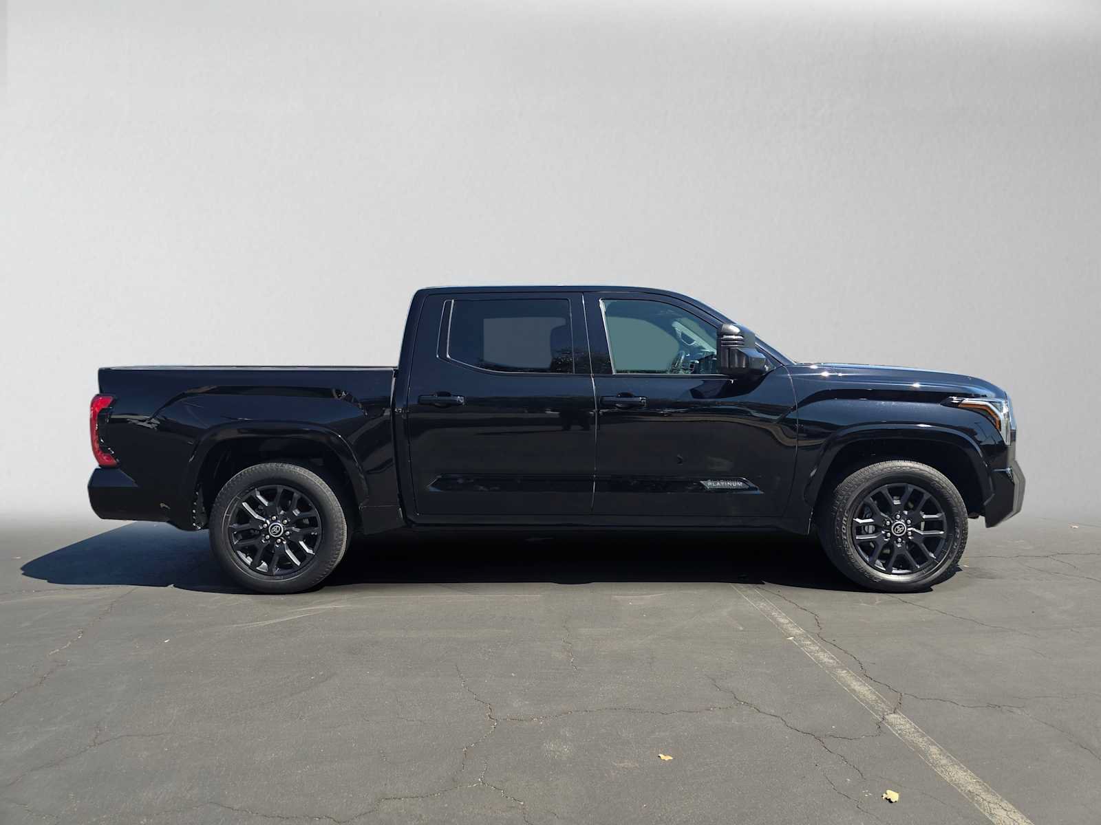 Used 2023 Toyota Tundra Platinum w/ Advanced Package AWD/4WD image 2