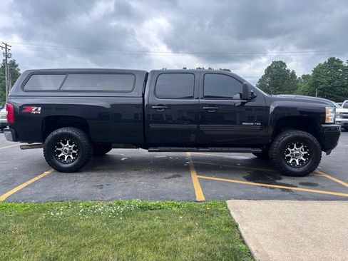 Used 2012 Chevrolet Silverado 3500 LT w/ Interior Plus Package AWD/4WD image 5
