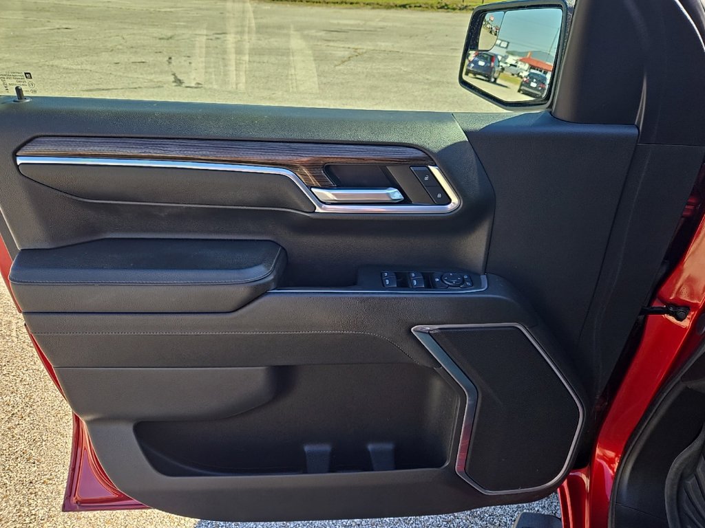 Used 2024 Chevrolet Silverado 1500 RST AWD/4WD image 18