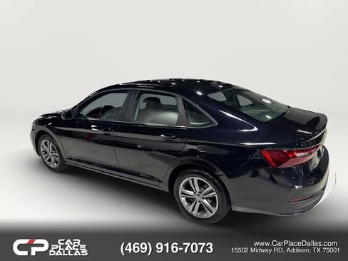 Used 2022 Volkswagen Jetta SE FWD image 4