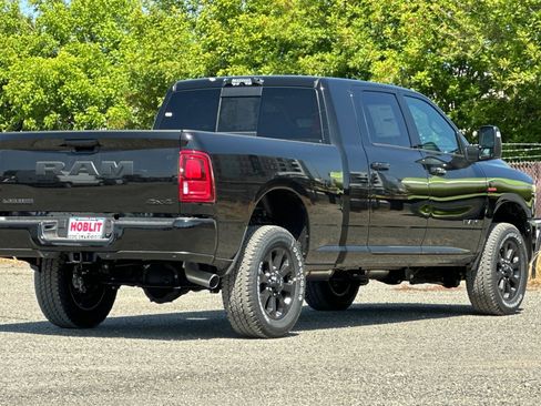 New 2026 RAM 2500 Laramie AWD/4WD image 3