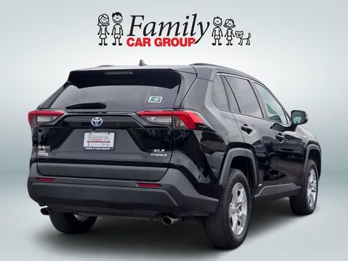 Used 2020 Toyota RAV4 XLE AWD/4WD image 4