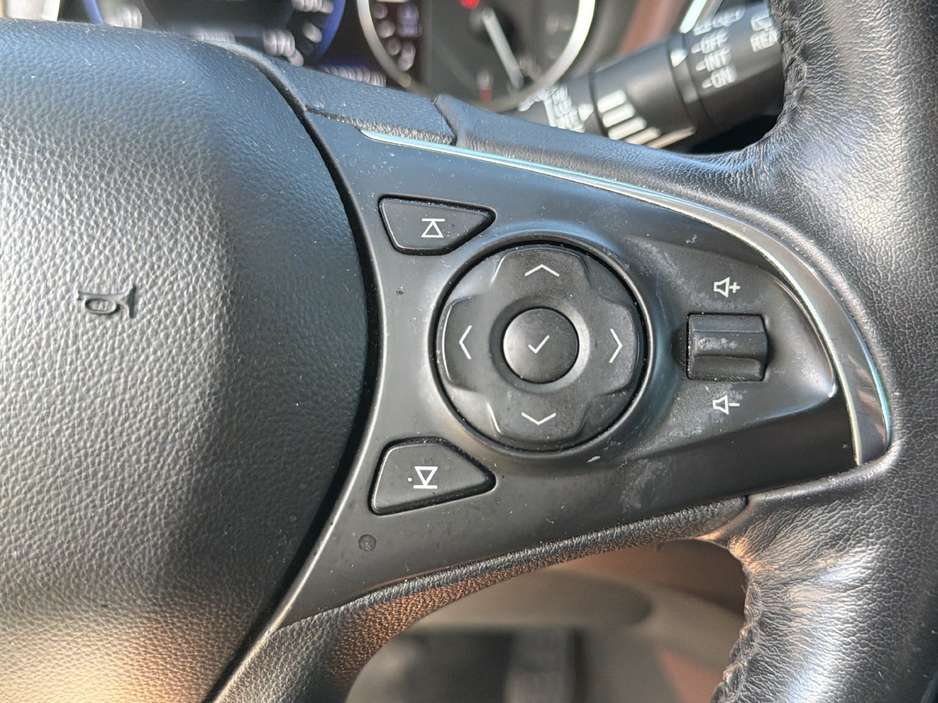 Used 2021 Buick Enclave Avenir w/ LPO, Hit The Road Package FWD image 7