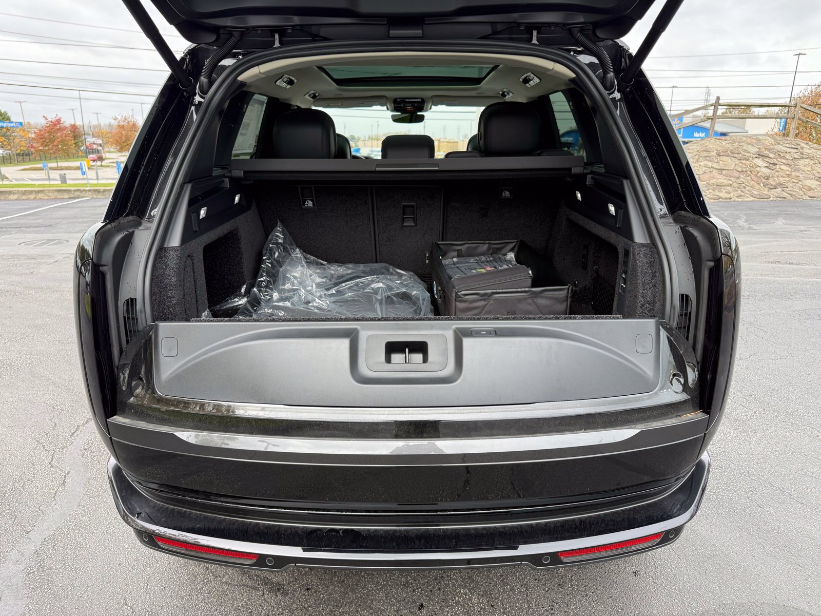 New 2025 Land Rover Range Rover SE AWD/4WD image 45