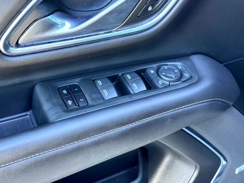 Used 2022 Chevrolet Suburban Z71 w/ Z71 Off-Road Package image 16