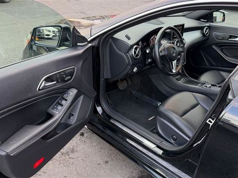 Used 2014 Mercedes-Benz CLA 250 image 21