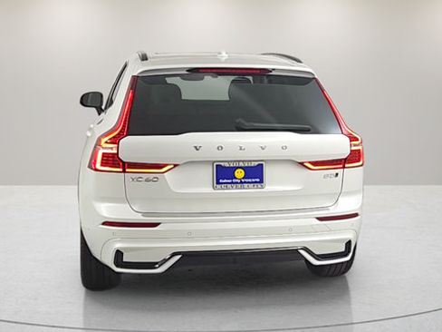 Certified 2025 Volvo XC60 B5 Ultra w/ Protection Package Premier AWD/4WD image 6