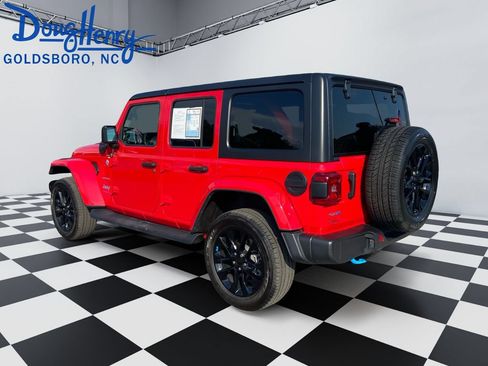 Used 2023 Jeep Wrangler Unlimited Sahara AWD/4WD image 3