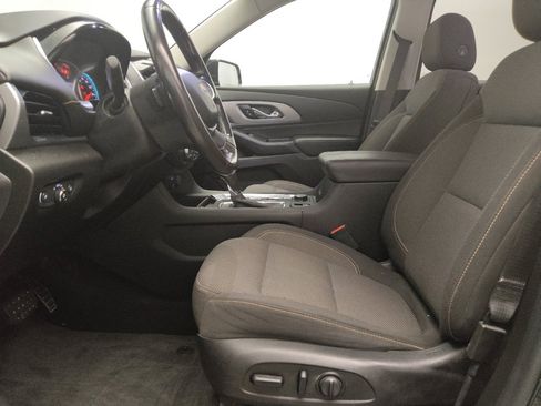 Used 2020 Chevrolet Traverse LT image 17