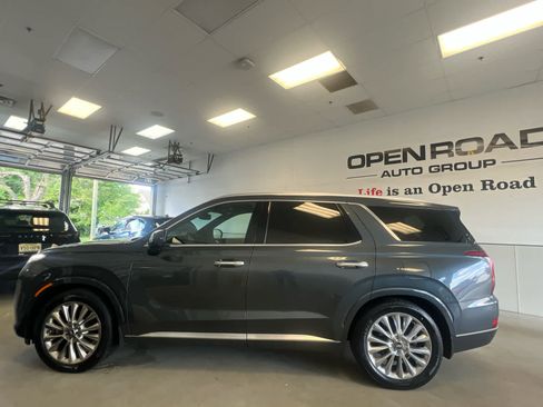 Used 2020 Hyundai Palisade Limited w/ Winter Weather Package AWD/4WD image 3