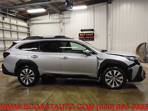Used 2023 Subaru Outback Touring AWD/4WD image 2