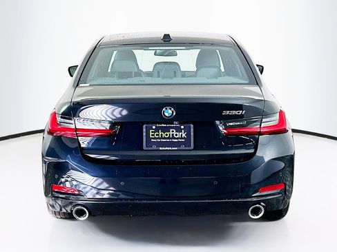 Used 2025 BMW 330i Sedan w/ Convenience Package image 7