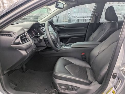 Used 2019 Toyota Camry XSE image 21