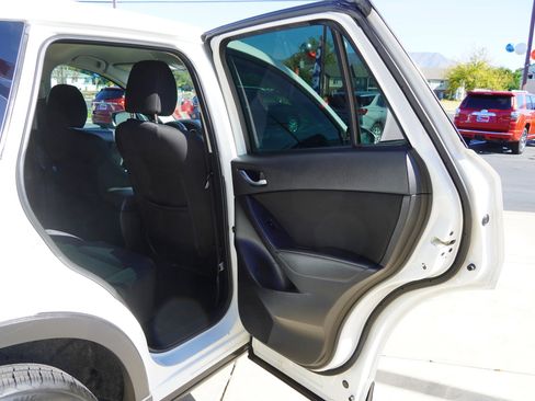 Used 2016 MAZDA CX-5 Touring image 25