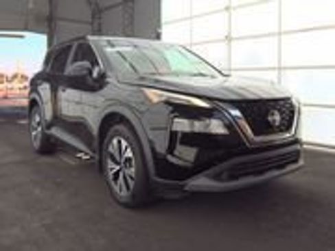 Used 2023 Nissan Rogue SV image 3