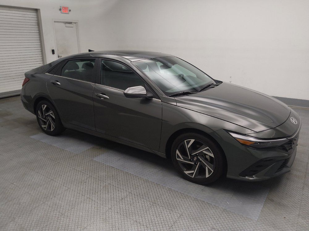 Used 2025 Hyundai Elantra SEL FWD image 11