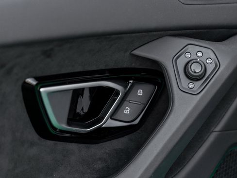 Used 2023 Lamborghini Huracan EVO image 22