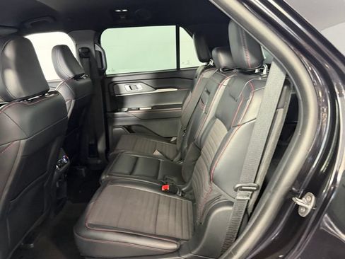 Used 2025 Ford Explorer ST-Line w/ ST-Line Street Pack AWD/4WD image 27